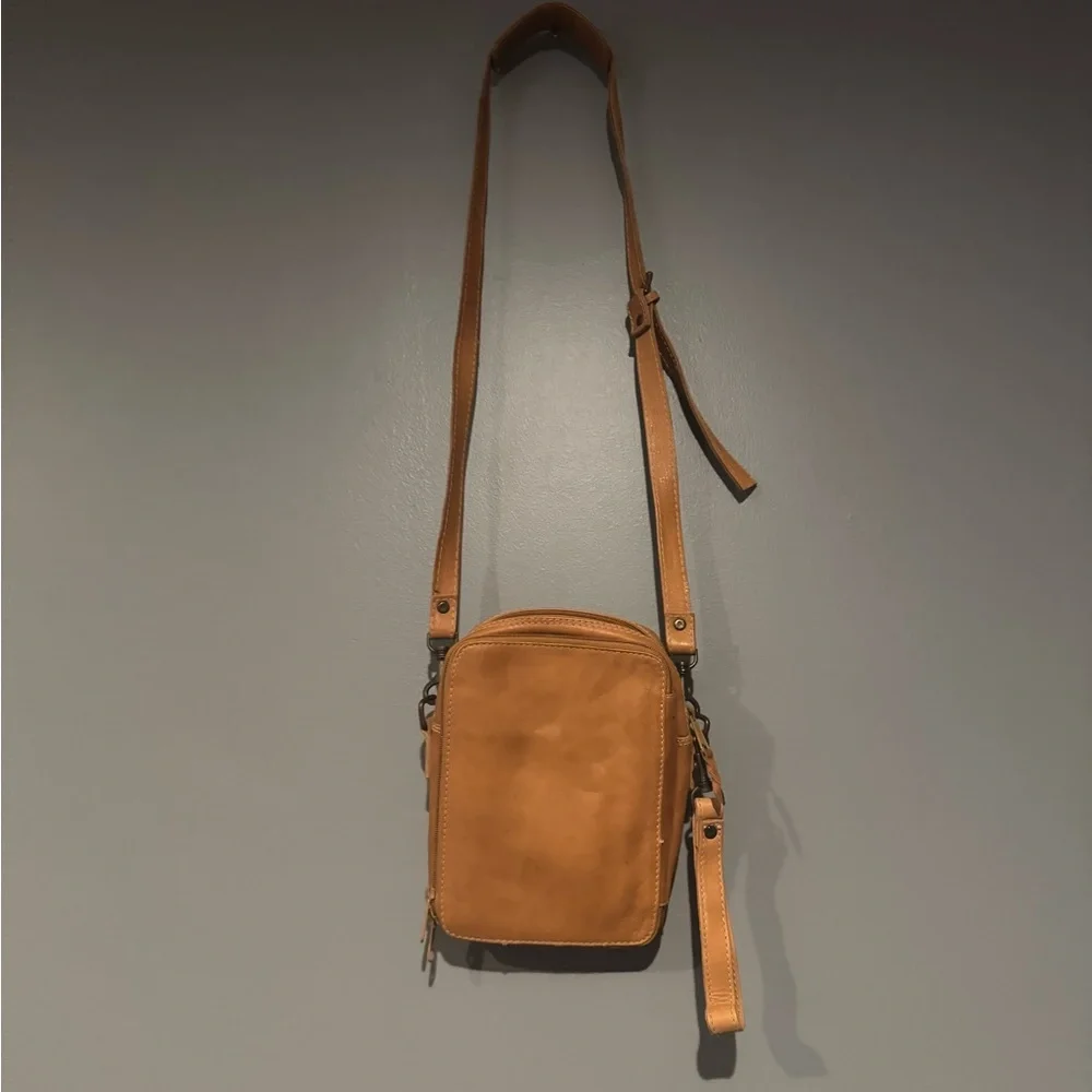 Ellington Brown Leather Messenger Bag with Adjustable Strap